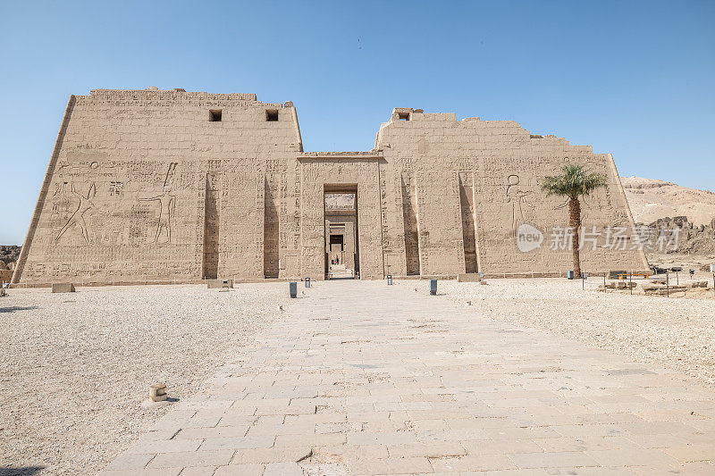 卢克索，Medinet Habu神庙的入口